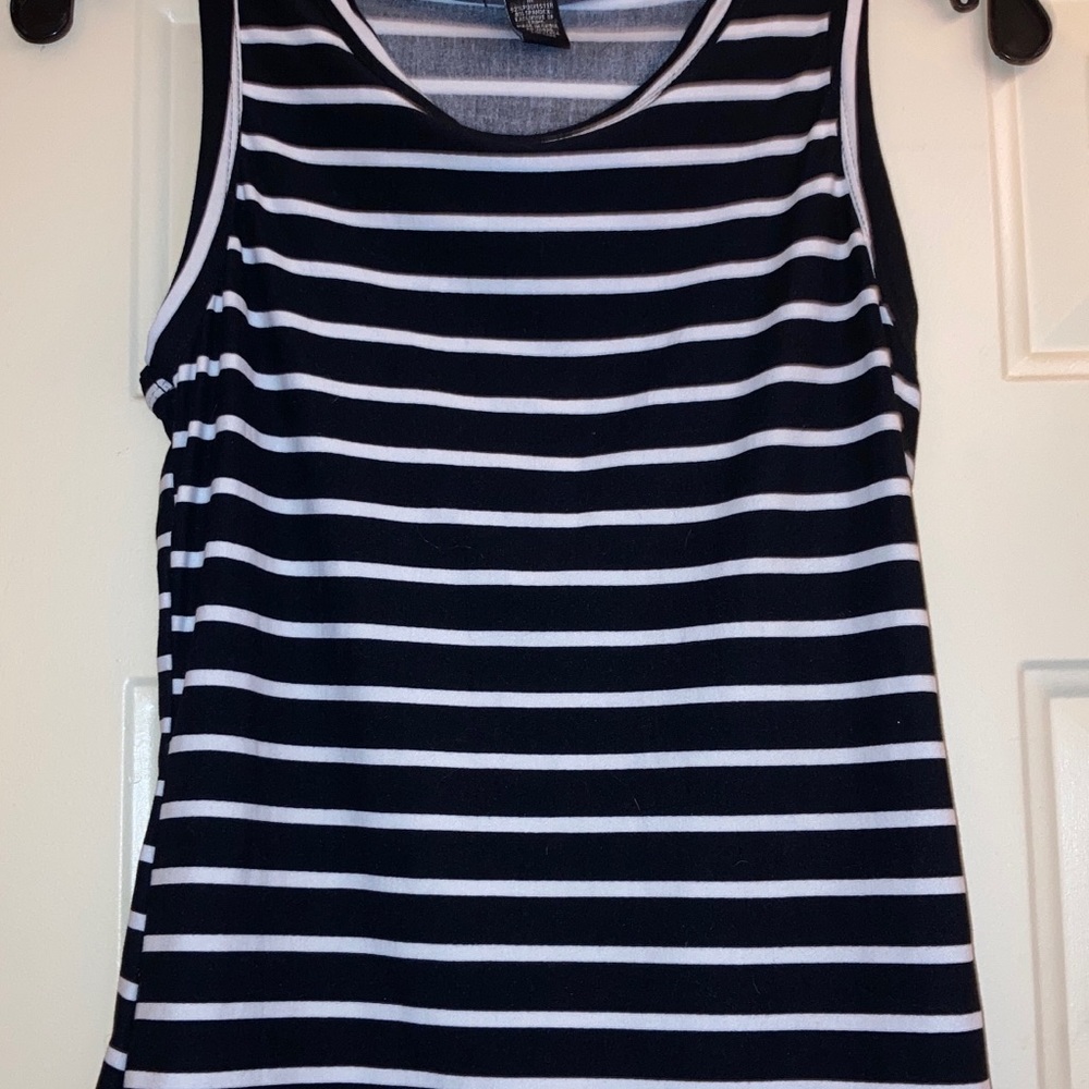 Rue 21 thick strapped tank top